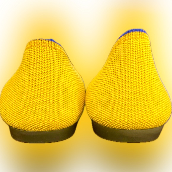 ***Rothys*** WOMENS Mustard Color Pointed Toe Flats. Discontinued Color, Size  9 - Picture 5 of 7